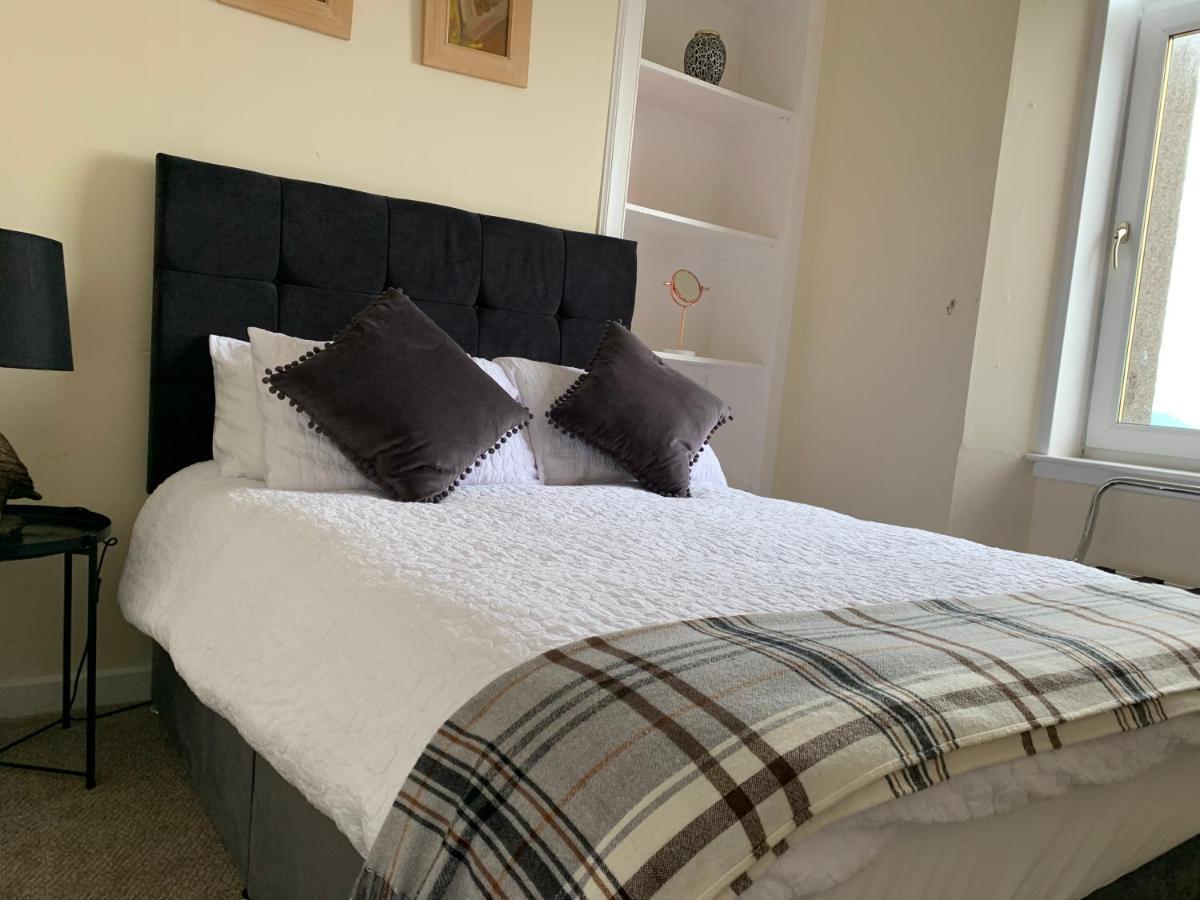 Clyde Hub Apartment โกร็อค ภายนอก รูปภาพ